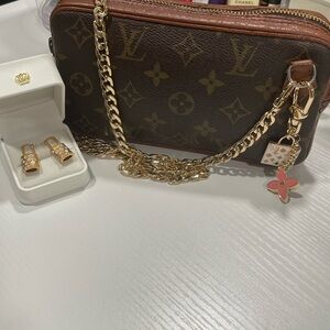Louis Vuitton Monogram Brown Clutch with Gold Chain